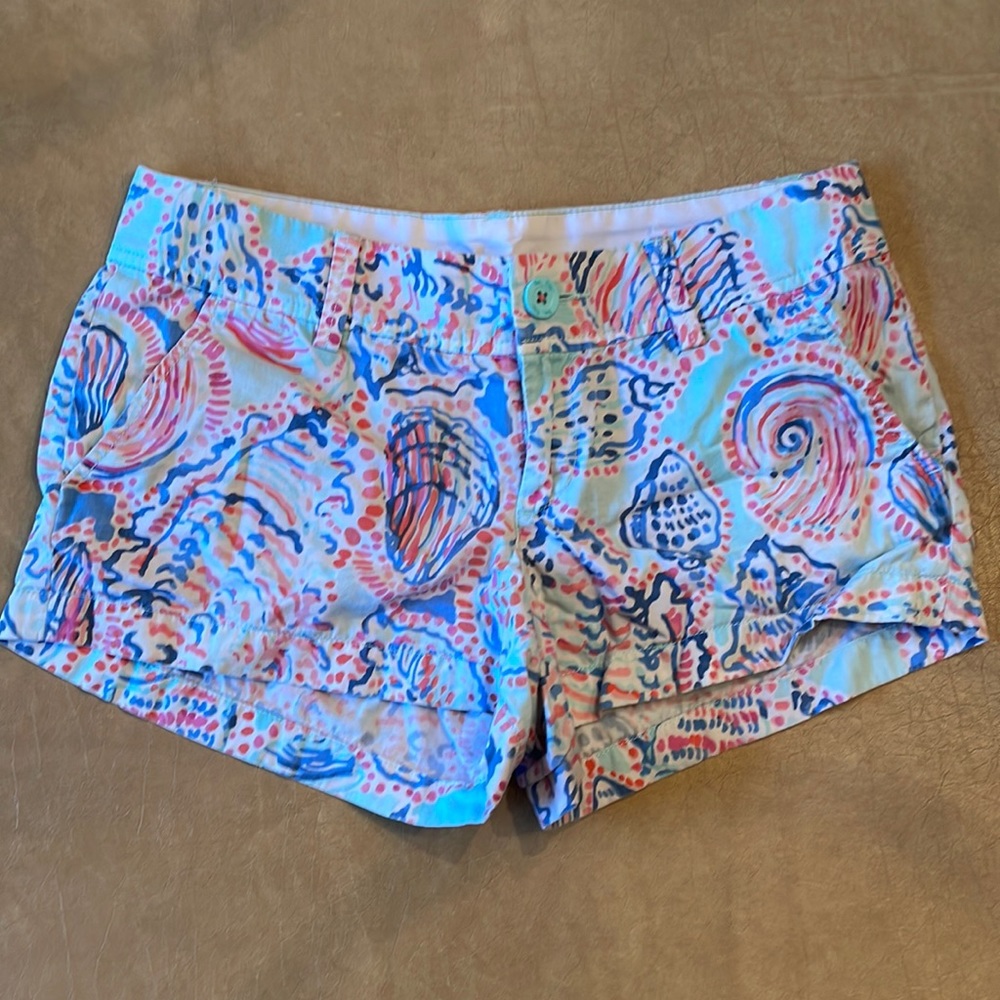 Lilly Pulitzer “Walsh” shorts blue pattern size 4